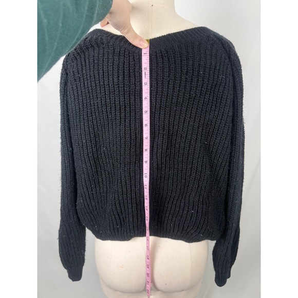 Love Tree Large Black Ribbed Knit V-Neck Ruched Drawstring Cropped Sweater - Picture 5 of 10
